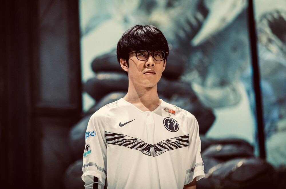 现和深厚的 现和深厚的