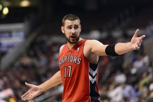 姆巴佩手指骨折不下火线！皇马精神传承者誓死一战 伯纳乌球迷爆发不满（姆巴佩带伤不下火线：皇马意志接班人誓拼到底，伯纳乌不满声四起）